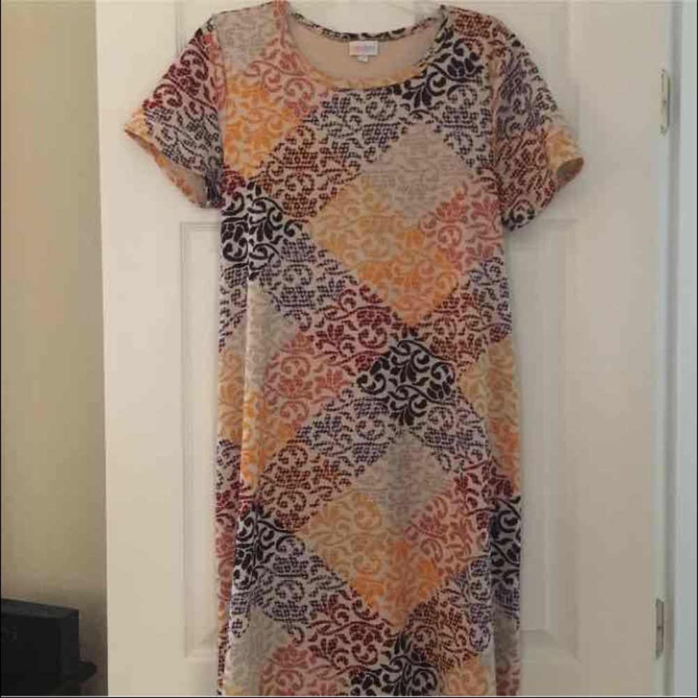 Beautiful Lularoe Carly-size M