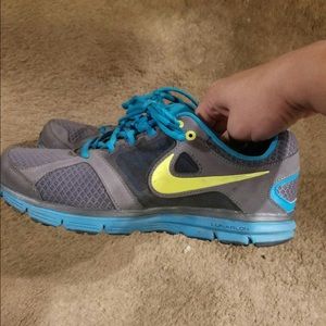 Woman's Nike Shoes