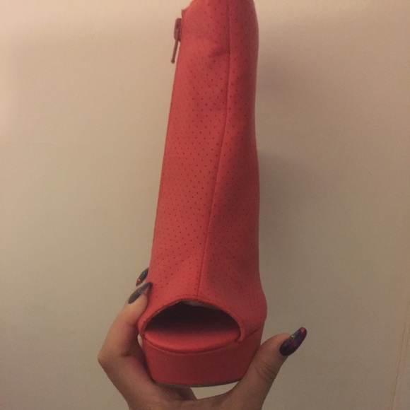 Shoes - Picture 3 of 5