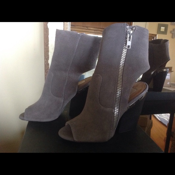 Mia Limited Suede Open toed Booties - Picture 2 of 4