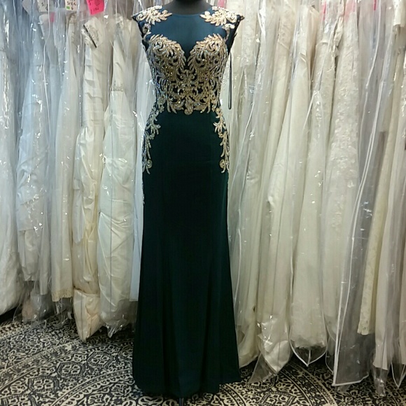 Fantasy Dark Green Gilded Gown - Picture 2 of 4