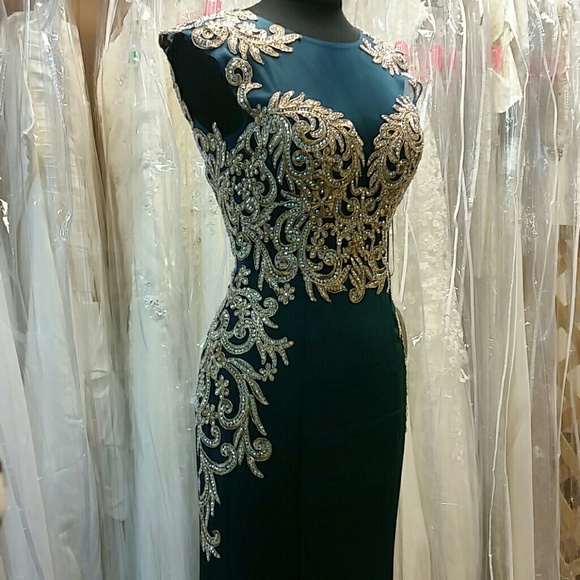 Fantasy Dark Green Gilded Gown - Picture 3 of 4