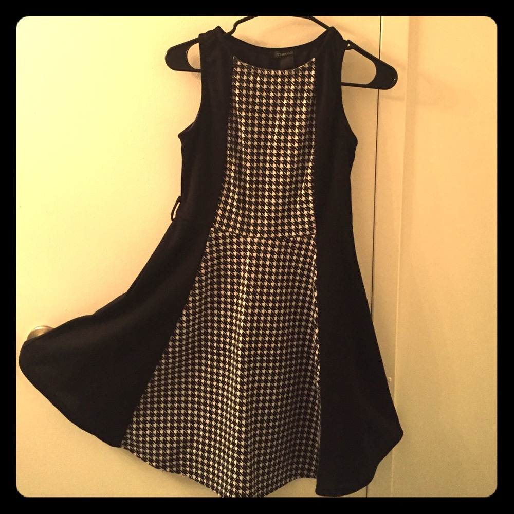 Black and white houndstooth print dress