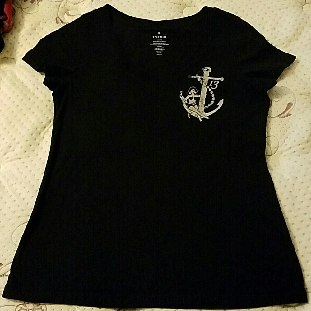 Torrid black v neck t-shirt