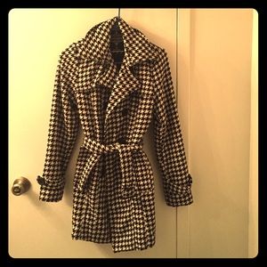 Houndstooth print winter trench
