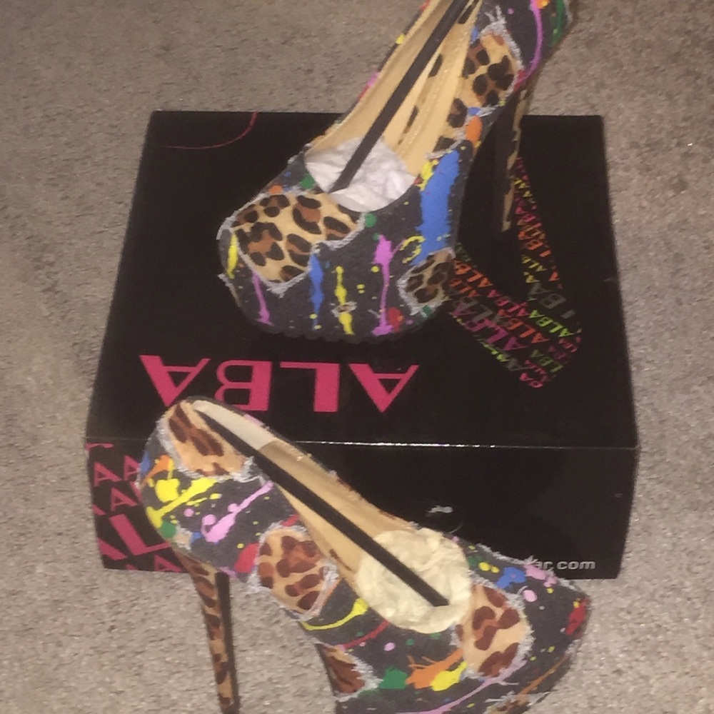 Shoes - Picture 2 of 3