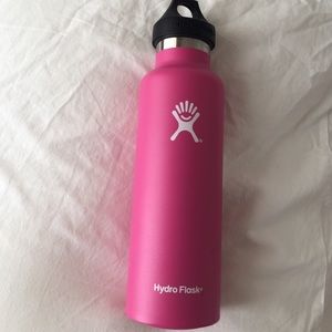 21oz hydroflask, pink, minor dents on bottom.