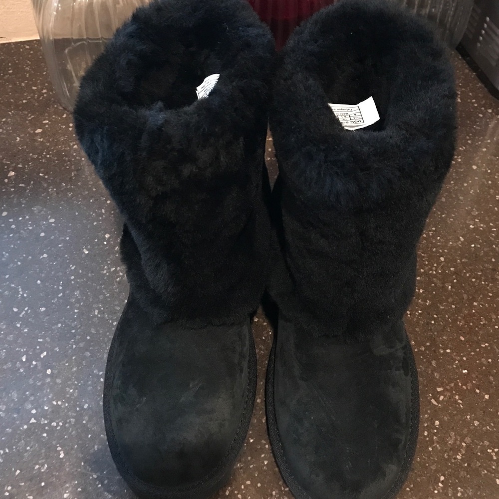 UGG black boots size 8Us
