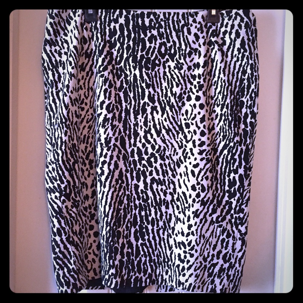 Leopard pencil skirt
