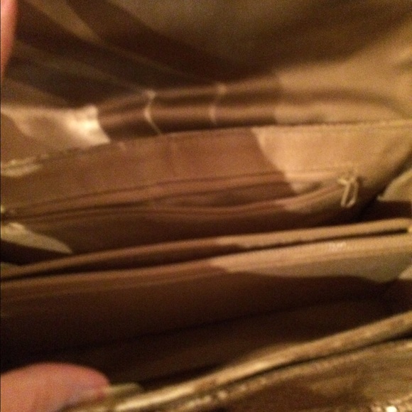 Beautiful Strada Purse 🛒 - Picture 4 of 4