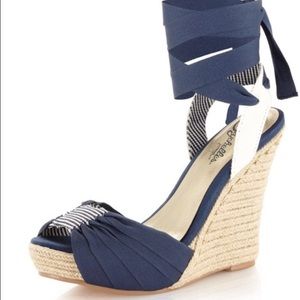 Seychelles Navy Arden Wedge size 6 1/2.