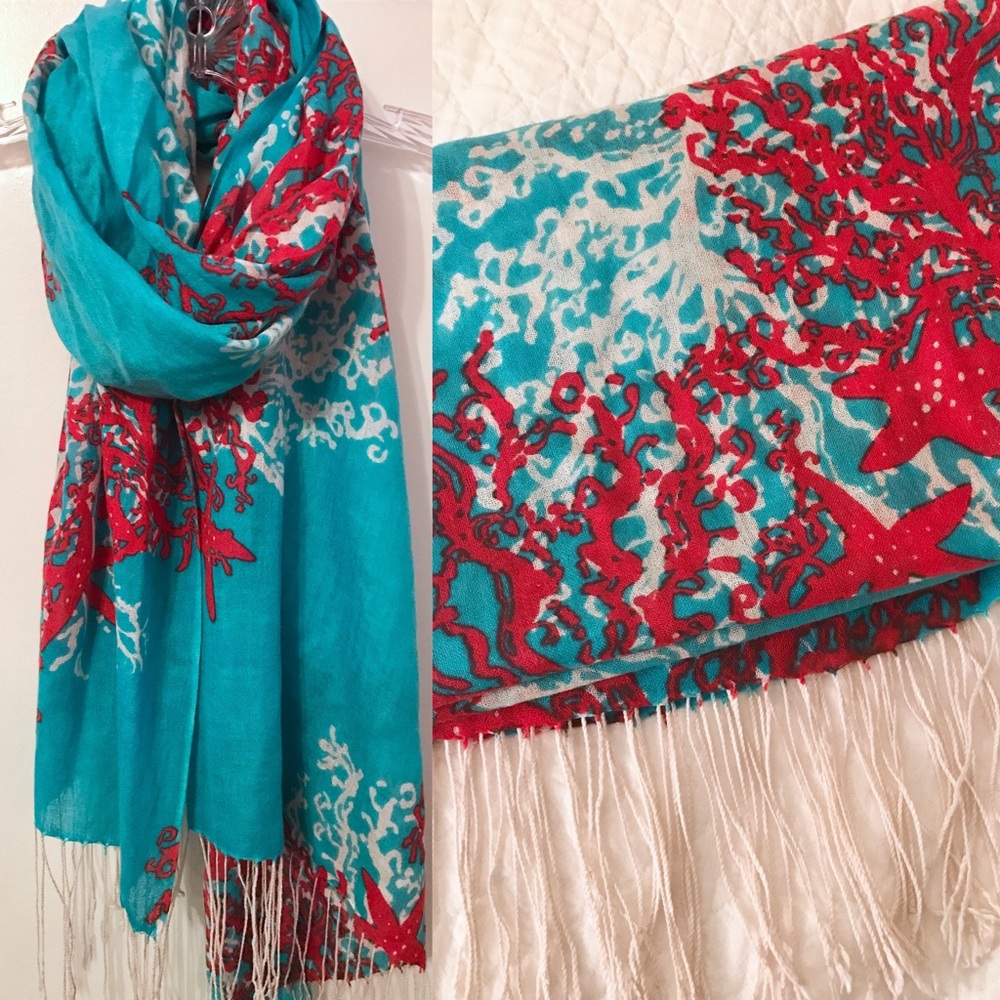 EUC Lilly Pulitzer Murfee Scarf in Coral Cascade