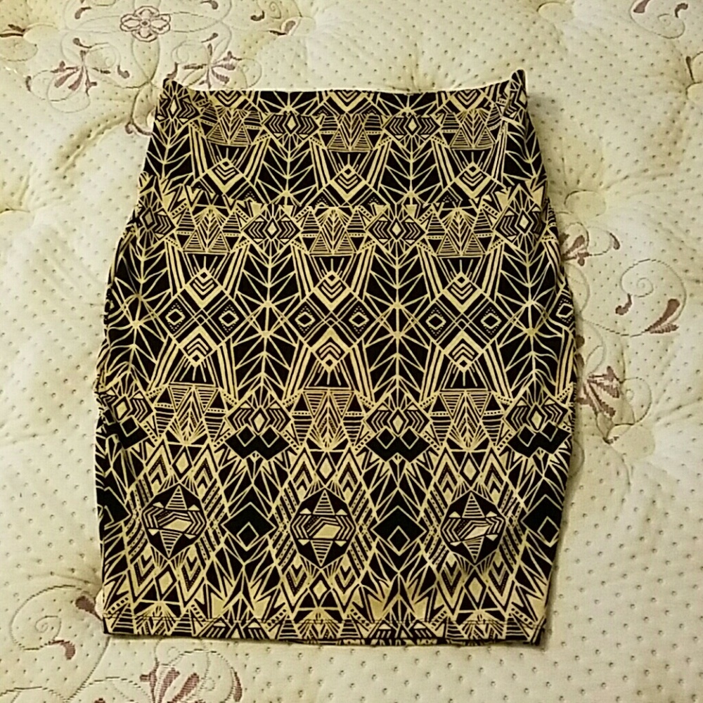 Tan and black torrid skirt