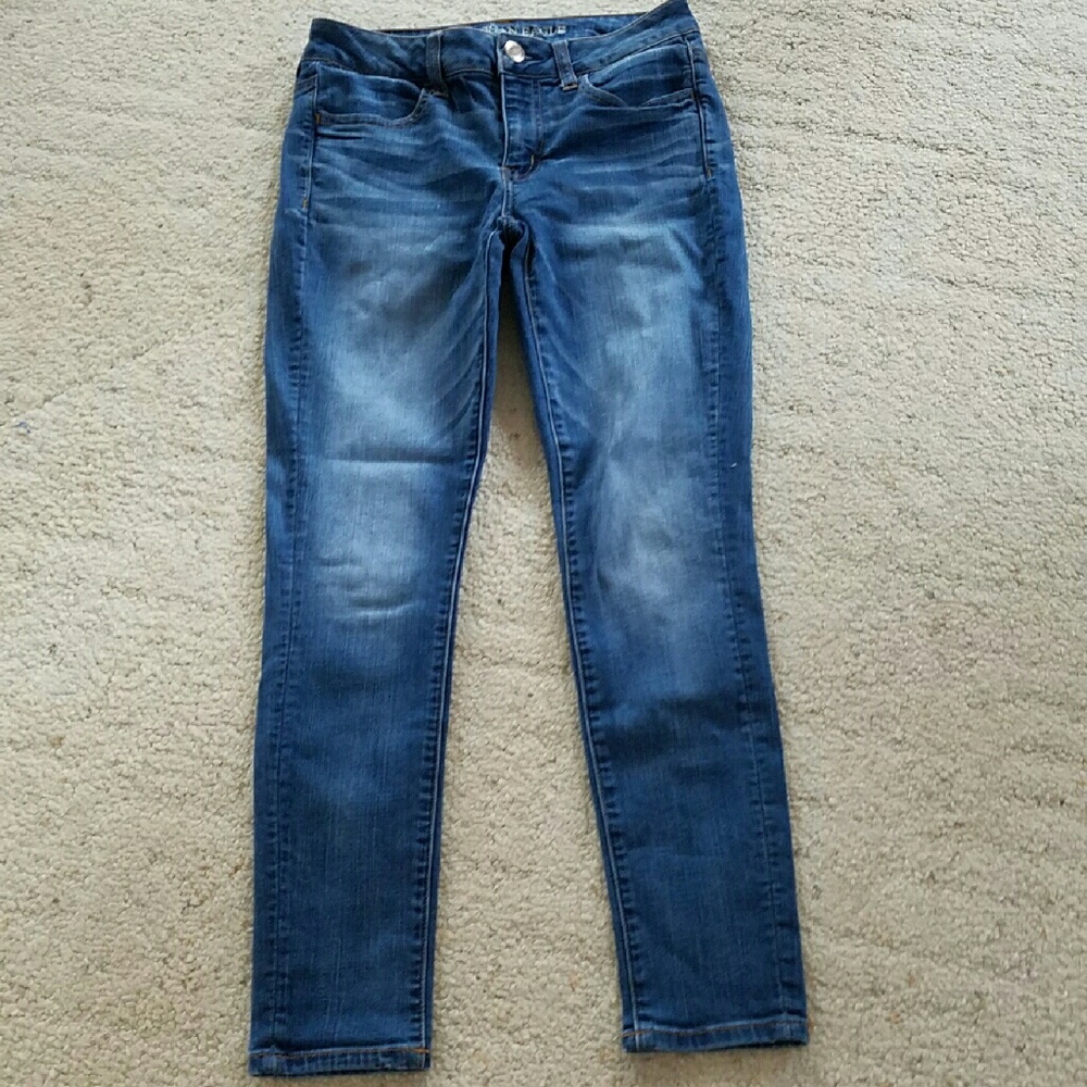 American Eagle Medium Wash Skinny Jeans