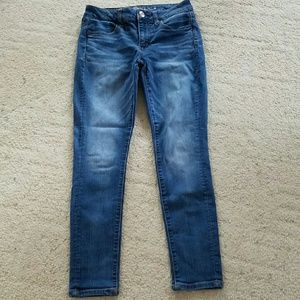 American Eagle Medium Wash Skinny Jeans