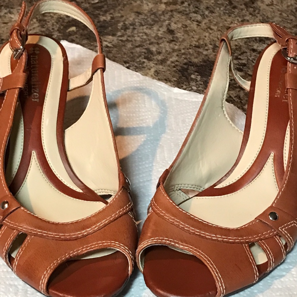 NWOT Naturalizer Tan
