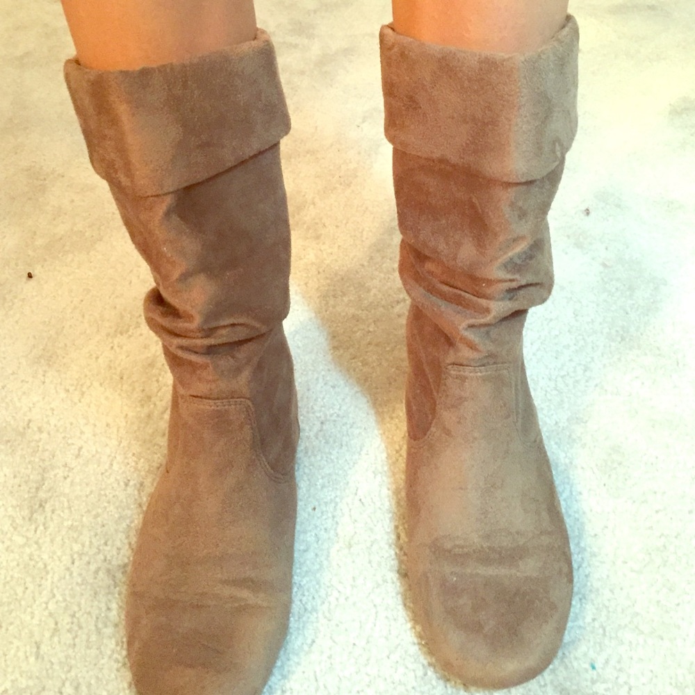 Slouchy tan boots