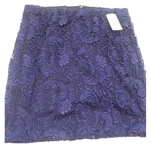 NWT F21 Navy lace overlay skirt