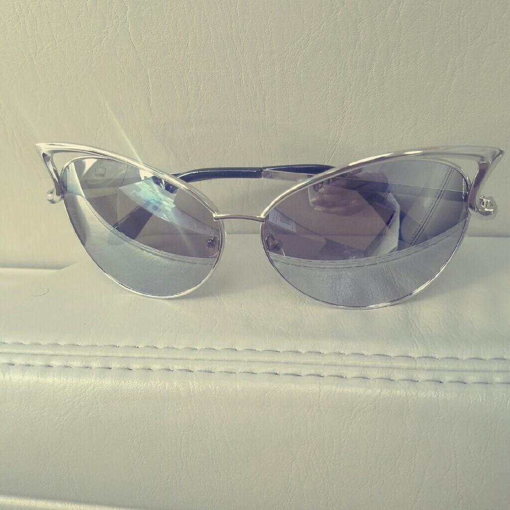 Retro Cat Eye Sunglasses