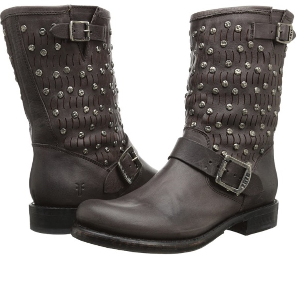 FRYE BOOTS size 7! Total snag💃