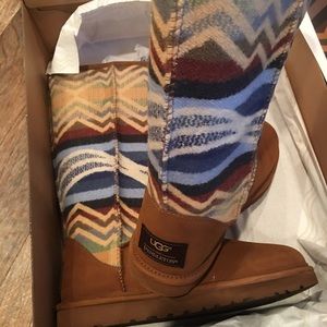 UGGS-Pendleton women's sz8