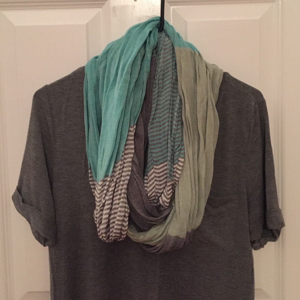 Lightweight infinity scarf