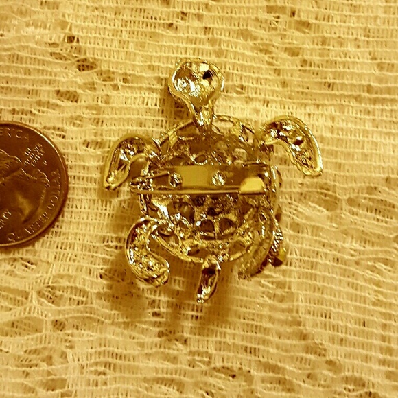 Crystal Turtle Brooch - Picture 2 of 2
