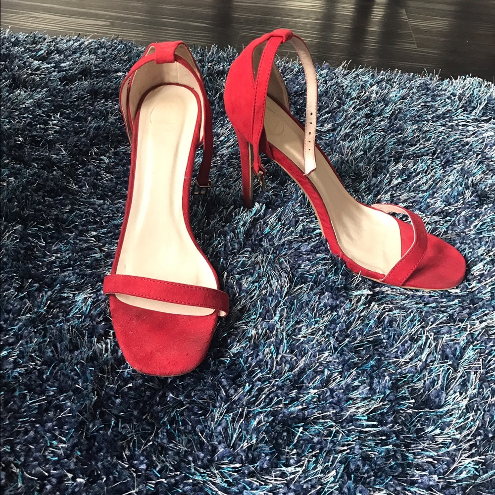 🎉HOST PICK Sexy RED MISSGUIDED Heels!