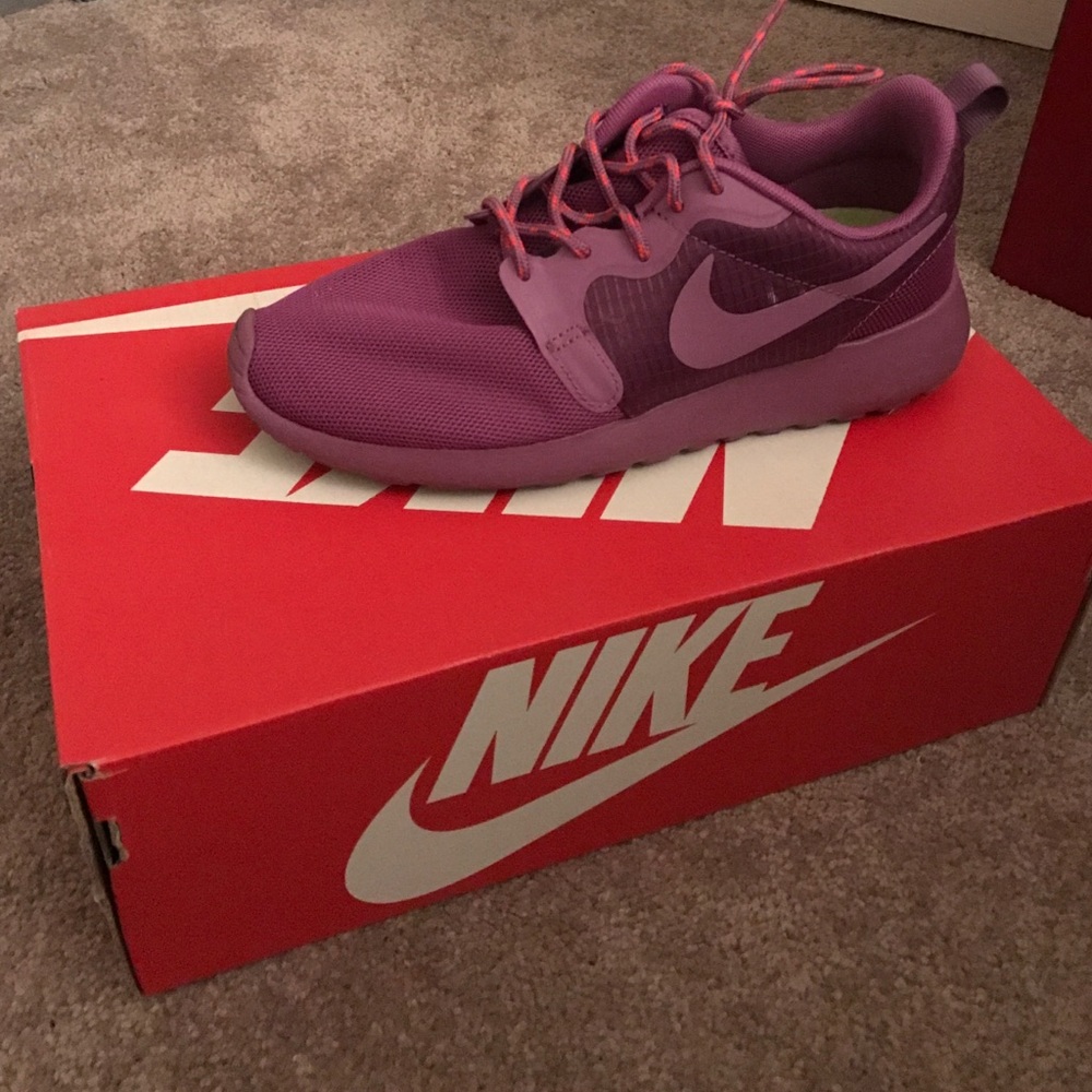 Woman's Nike Rosherun