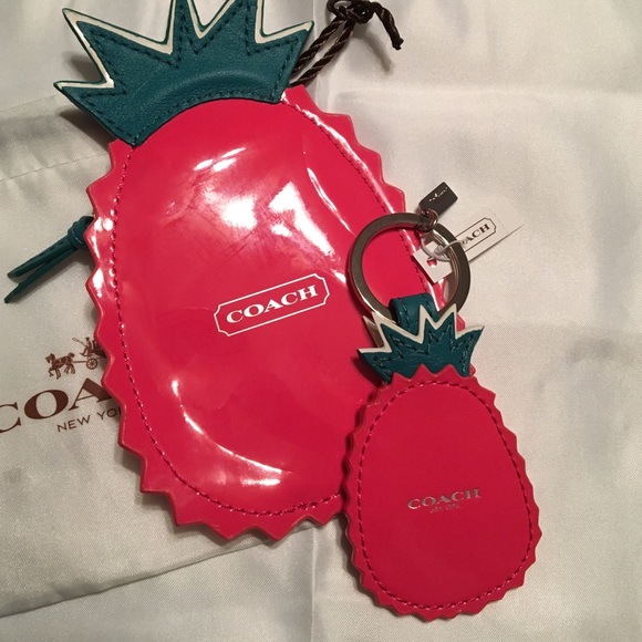 HP🎉1/27🎉NWT Coach Pineapple Novelty Coin & FOB🍍 - Picture 3 of 4