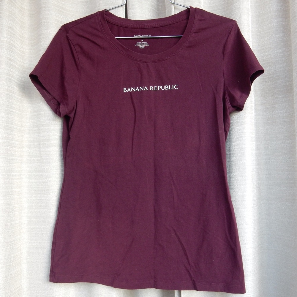 Banana Republic logo tee (burgundy)