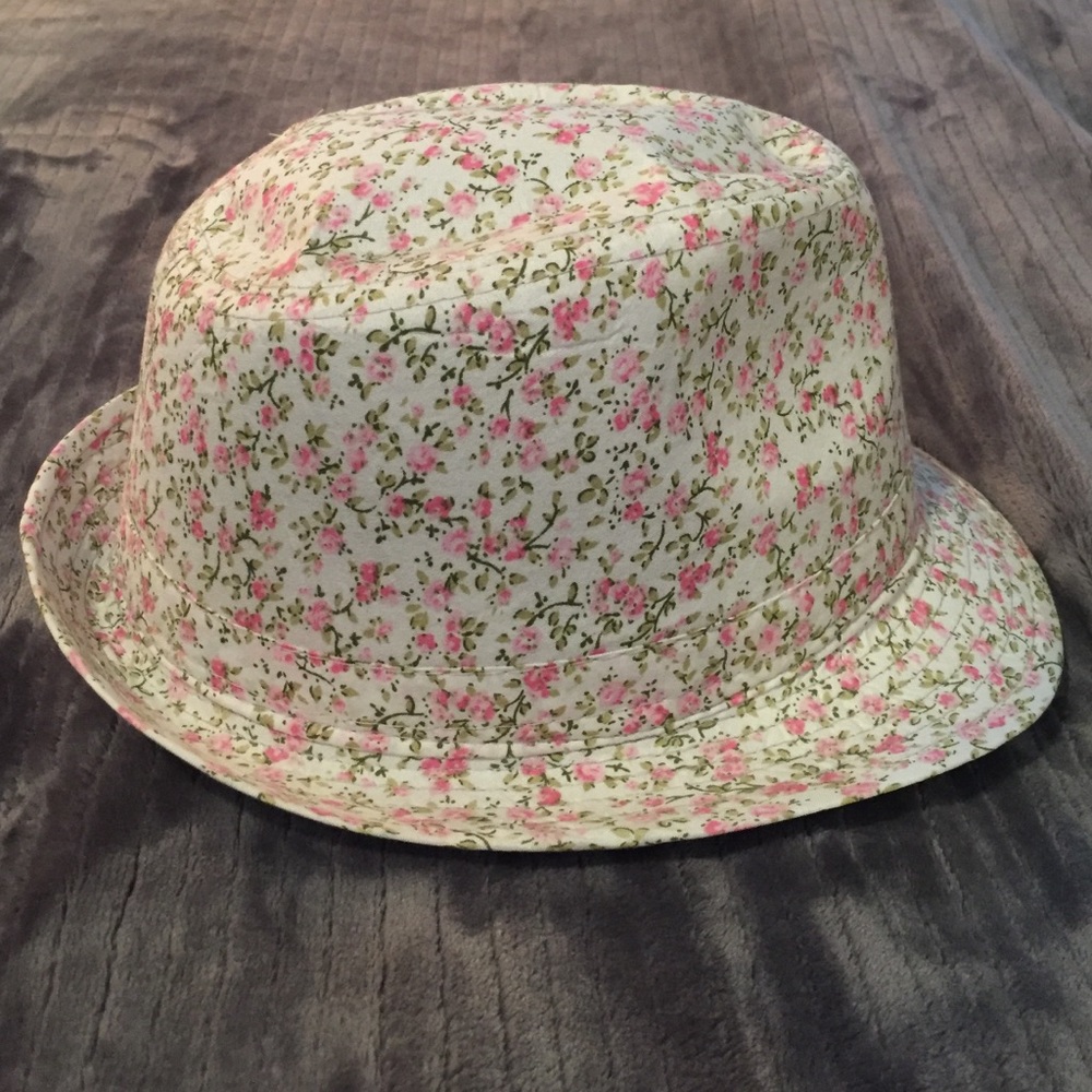 Chic floral hat