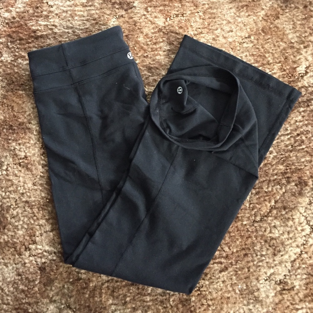 Black lululemon groove pants size 6