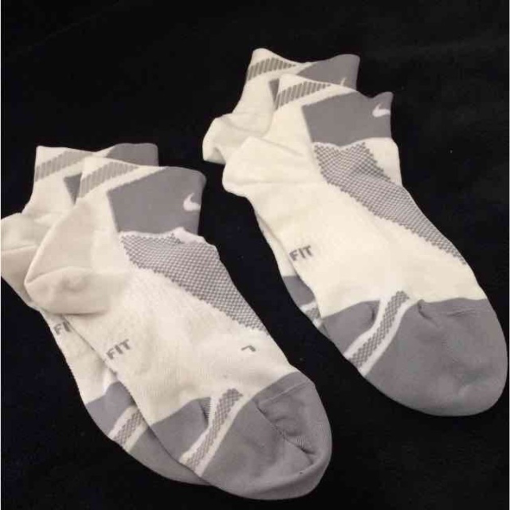 2 pairs of Nike Elite Women's Running Socks