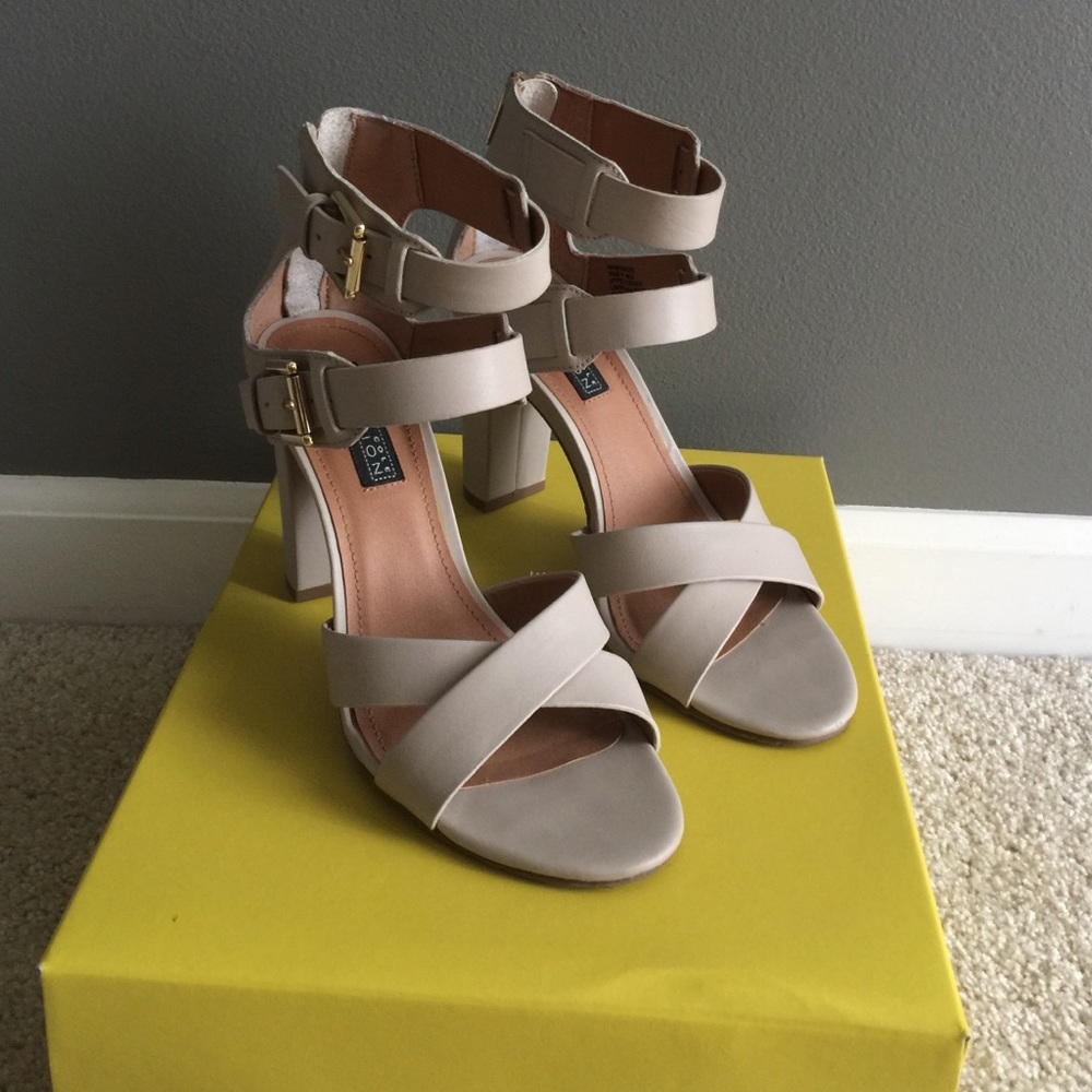Kenneth Cole Reaction strap heels.