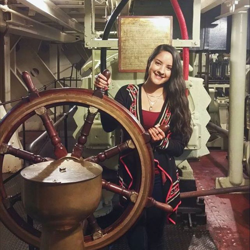 Meet your Posher, Estefany