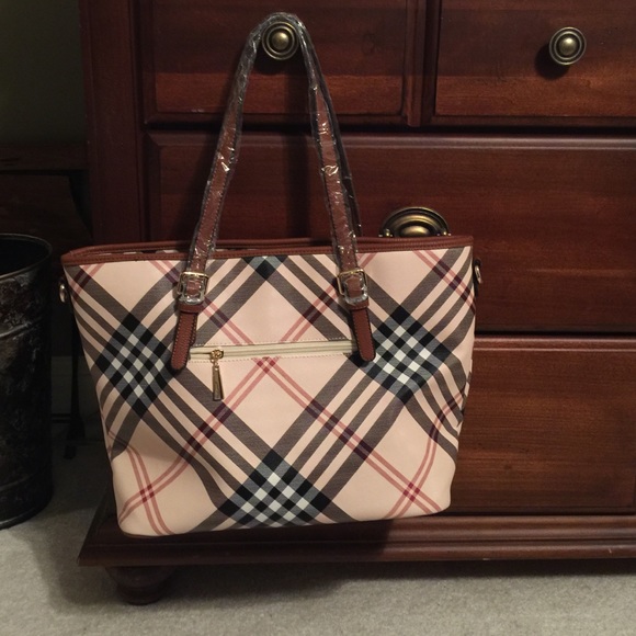Medium size tote.  Never used. - Picture 2 of 2