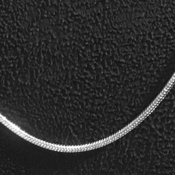 22" STERLING SILVER SNAKE CHAIN NECKLACE 2mm - Picture 2 of 3