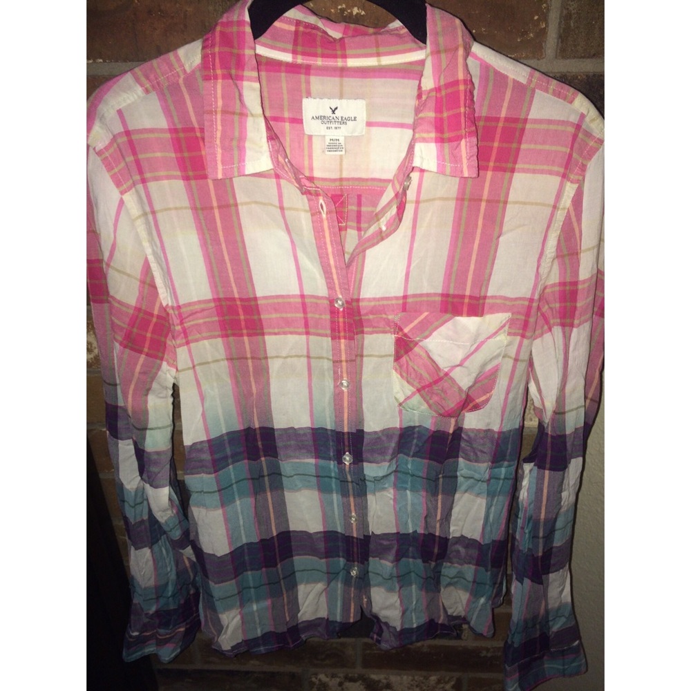 American Eagle ombré plaid button up