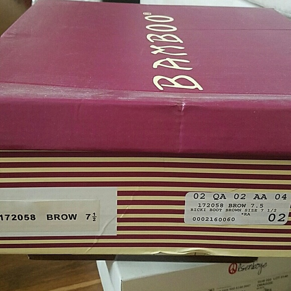 Over the knee boots - Picture 3 of 3