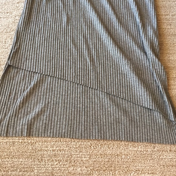 Zara Grey Ribbed High-Low T-Shirt - Picture 2 of 2