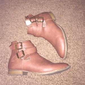 Cognac booties