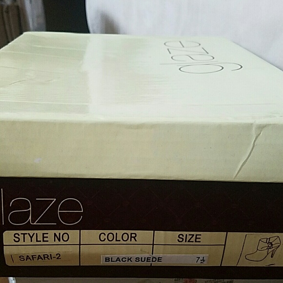 Black suede booties - Picture 3 of 3