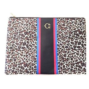C.Wonder Leopard Clutch