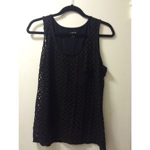 🛑FINAL PRICE🛑Black Crochet Top W/Specs Of Gold