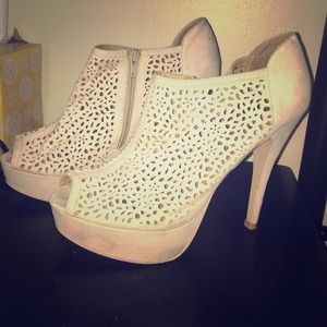 Platform peep toe cute spring heels!