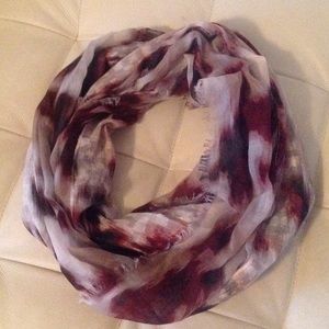 SALE 😀 cowl Neck purple/silver scarf