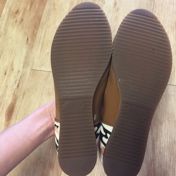 Bata patent flats with calf hair 7 like new - Picture 4 of 4