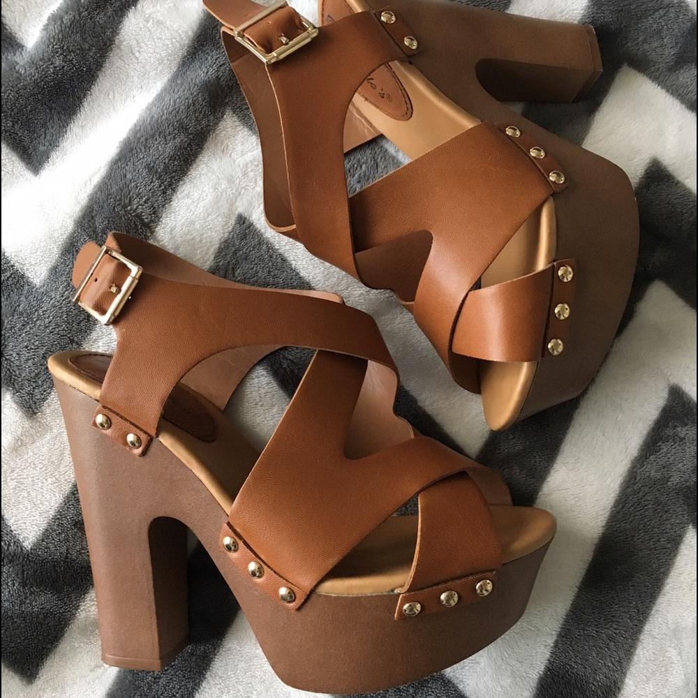Super Cute Platform Sandals!
