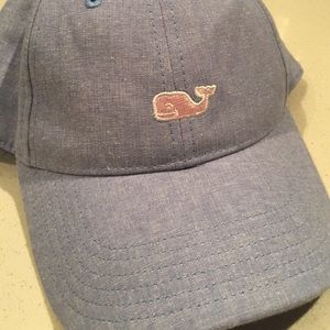 Mint condition vineyard vines chambray cap